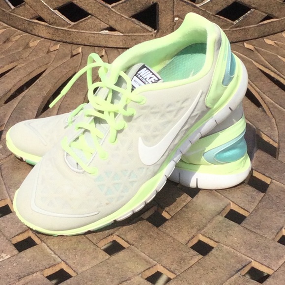 EUC Nike Free Tri Fit athletic running shoe CHOICE - Picture 14 of 16